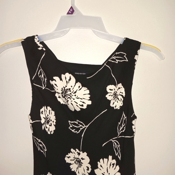 Jones New York Dresses & Skirts - Jones New York women's floral midi dress size 10 %100 silk black and whi…